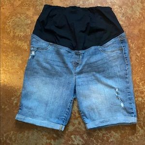 Maternity short size 16